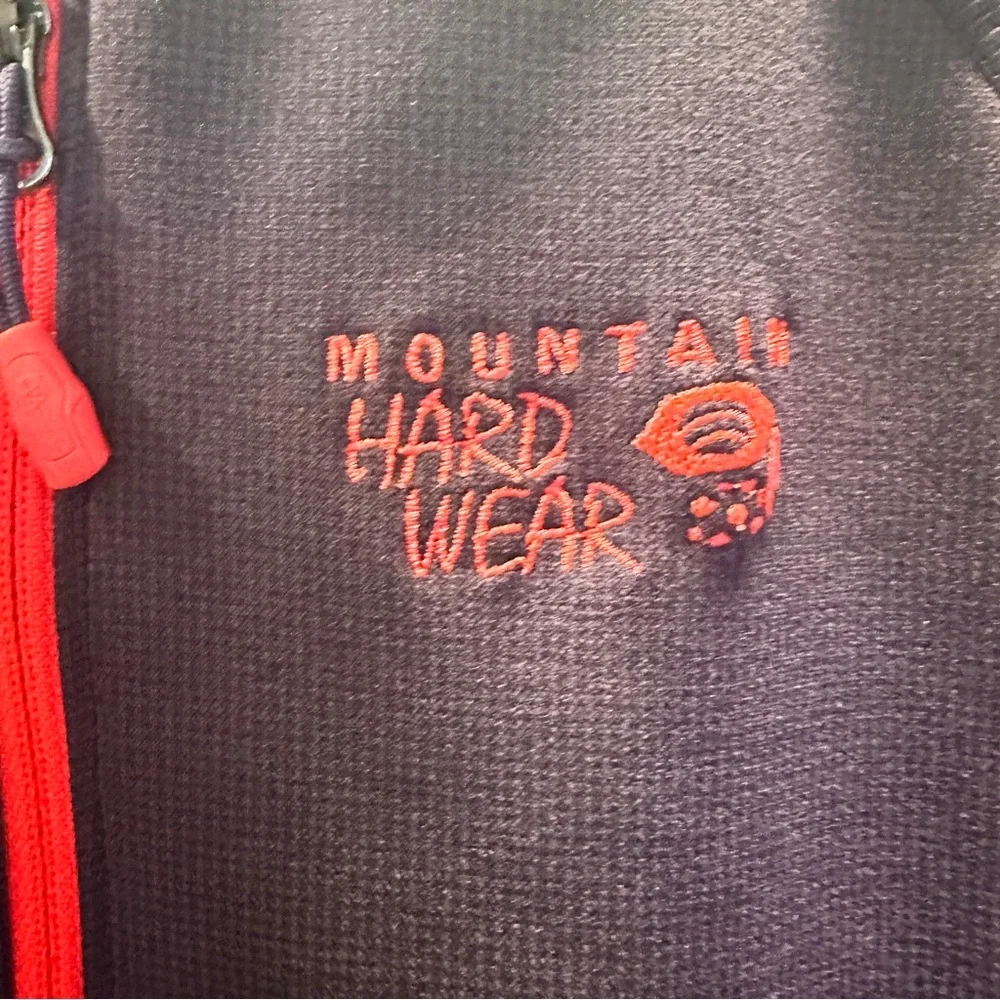 Mountain Hardware Lightweight Hooded Jacketet with Thumb Holes S/P
